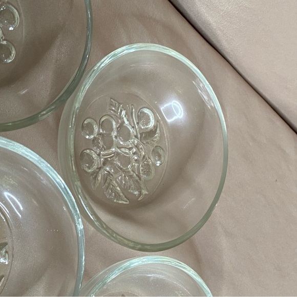 Set of 4 Shallow Dessert Bowls - Picture 6 of 9